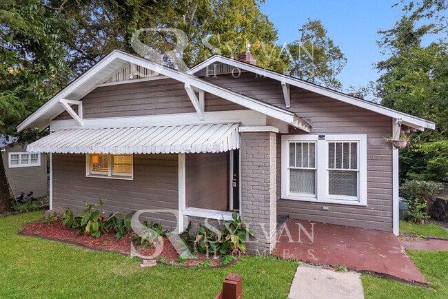 Building Photo - Cute, cozy and comfortable 3 BR, 2 BA home