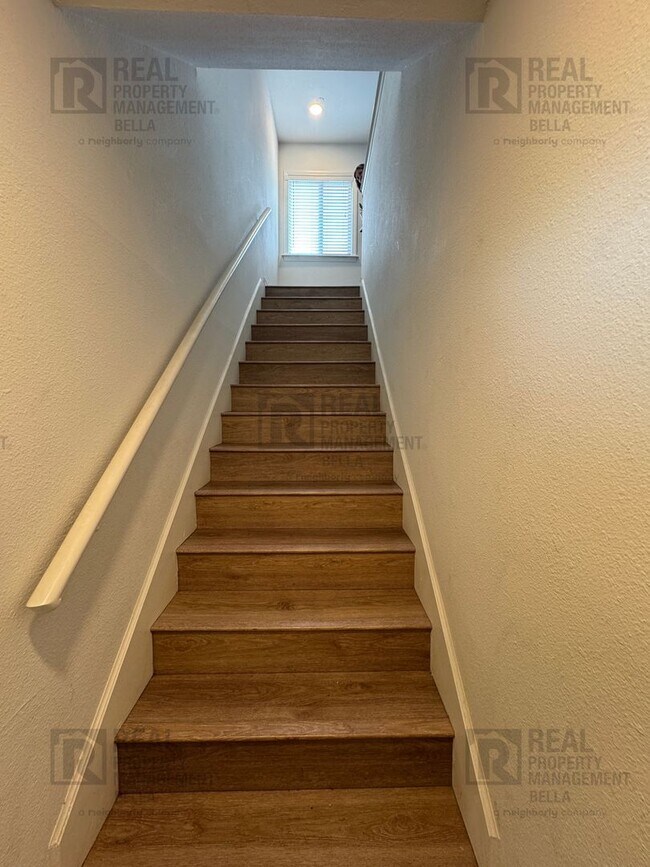 Foto del edificio - Charming 2-Bed, 2-Bath Condo in the Heart ...