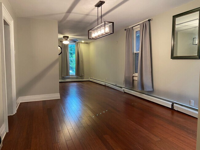 Building Photo - Single Family Home for Rent in Allentown