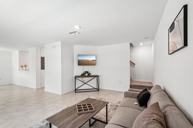 Interior Photo - Landings At Westport