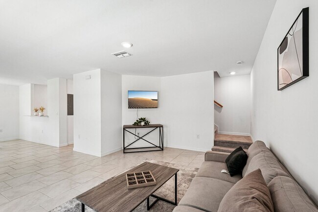 Foto del edificio - Love Where You Live—for Less. New Lower Rates + Two Months FREE!