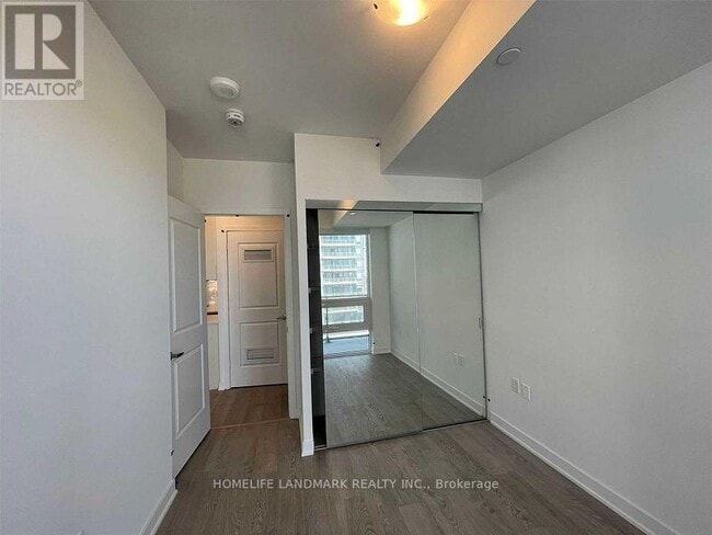 Building Photo - 4675 Metcalfe Ave