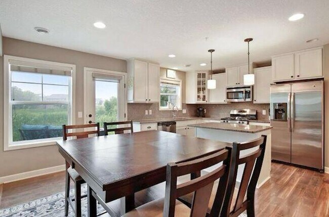 Building Photo - 3223 Red Oak Trl