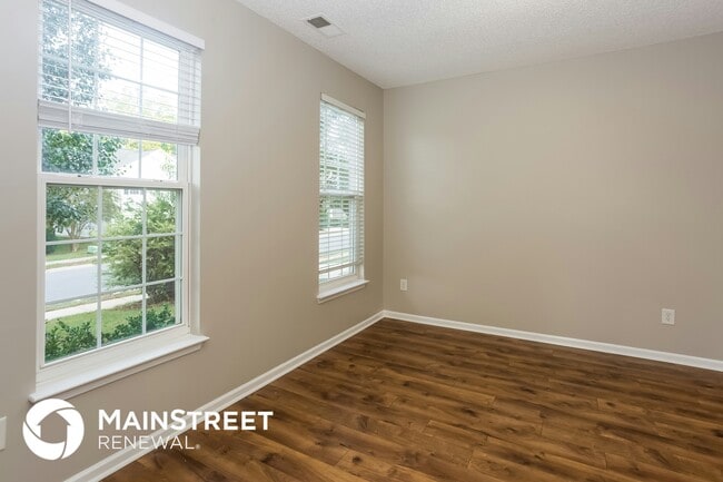 Building Photo - 8104 Weeping Fig Ln