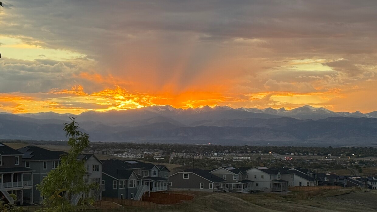 Vista desde el porche y la sala de estar - 747 Raindance St