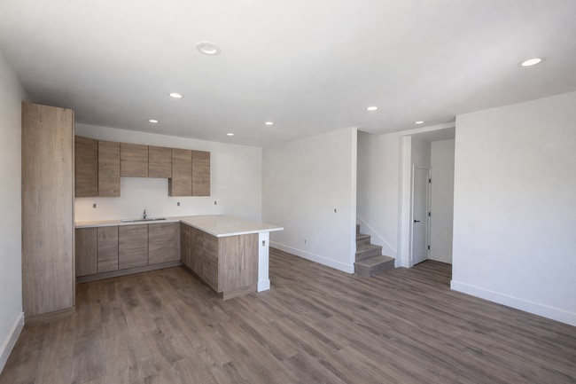 Building Photo - 2139 Balboa Ave