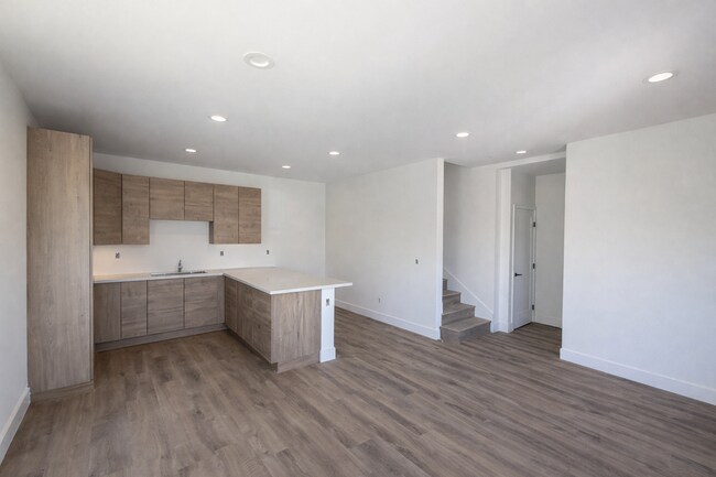 Building Photo - 2139 Balboa Ave