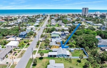 Building Photo - 336 Seaview BCH