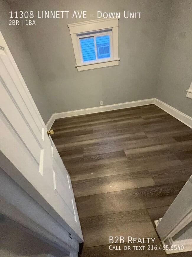 Foto del edificio - 11308 LINNETT AVE-Down Unit