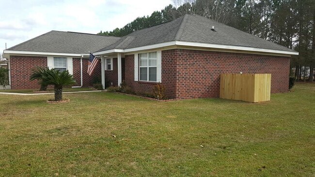 Foto del edificio - 502 Meadow Ln