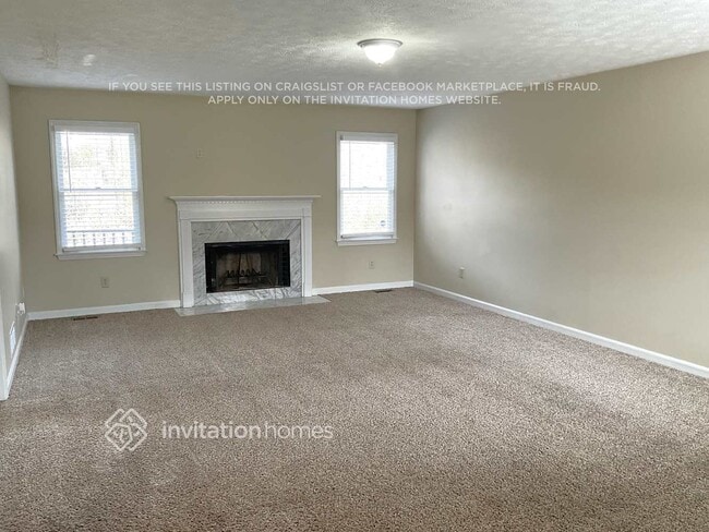 Building Photo - 3915 Summit Chase