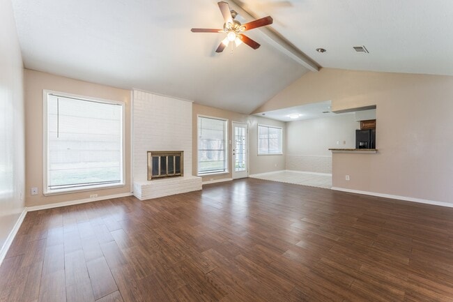 Building Photo - 17311 Seven Pines Dr