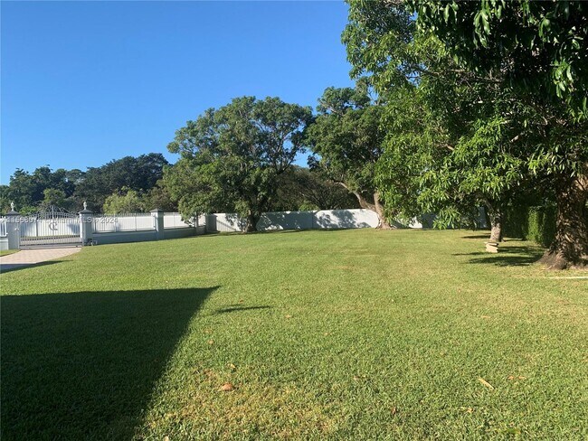 Foto del edificio - 7625 SW 75th Ave