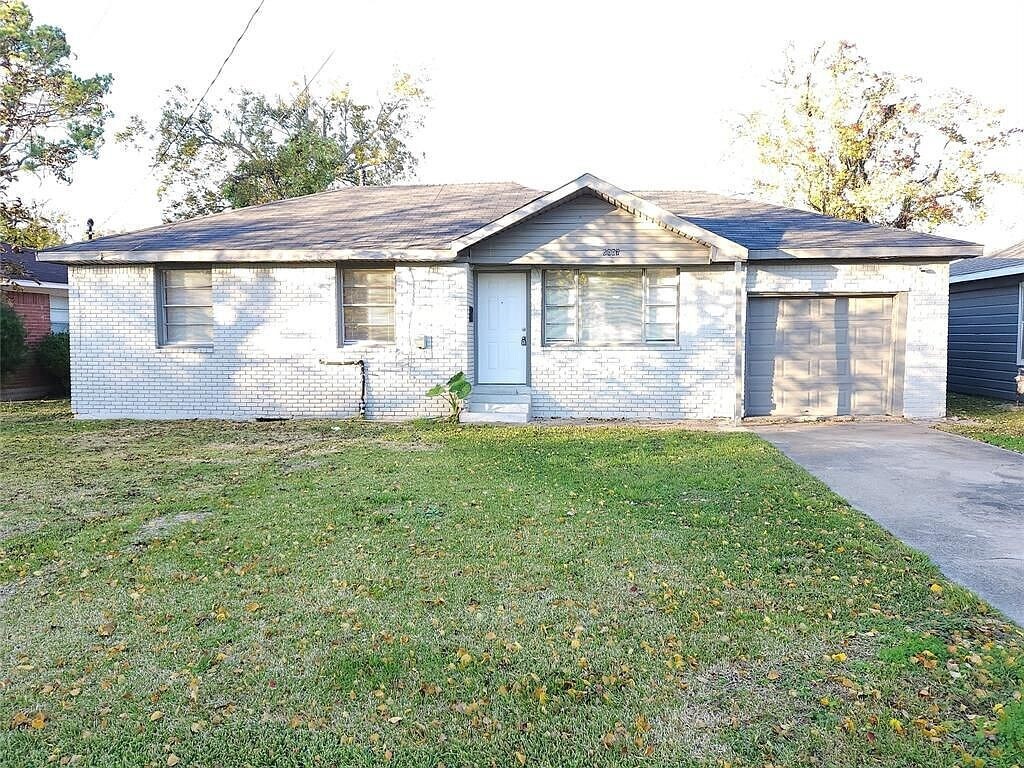 Front of home - 5007 Caplin St