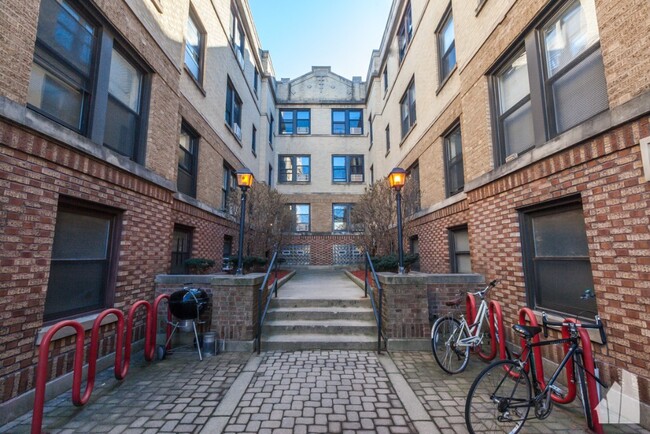 Building Photo - 701 W Brompton Ave