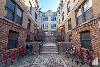 Building Photo - 701 W Brompton Ave