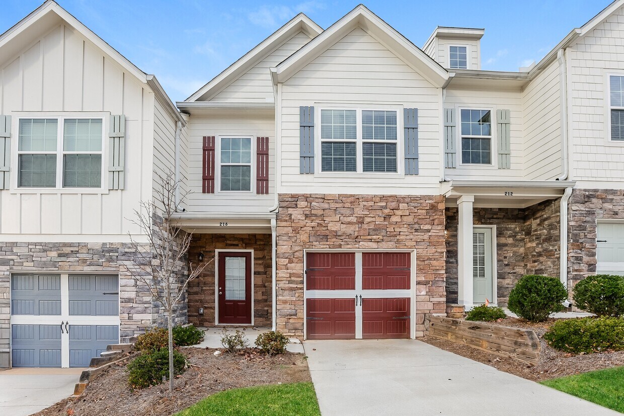 Foto principal - 216 Riley Cir