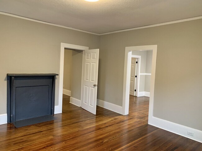 Foto del edificio - 6 W 5th St