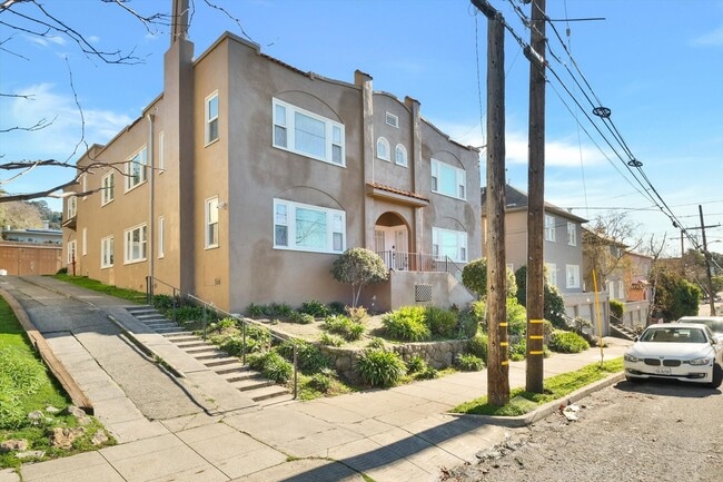 Building Photo - Private Bedroom Near UC Berkeley Campus