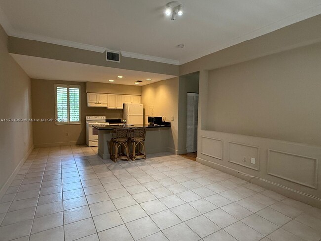 Building Photo - 6598 W Sample Rd