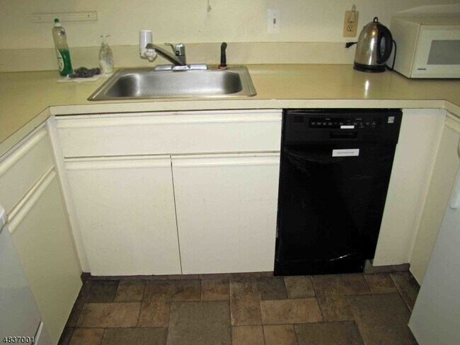 Foto del edificio - 4 Macculloch Ave