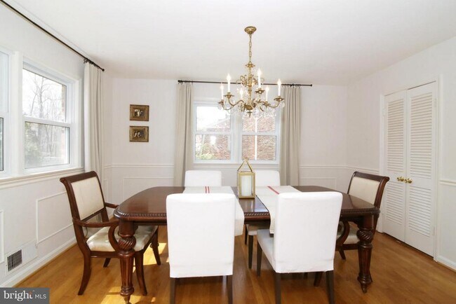 Foto del edificio - 8947 Colesbury Pl