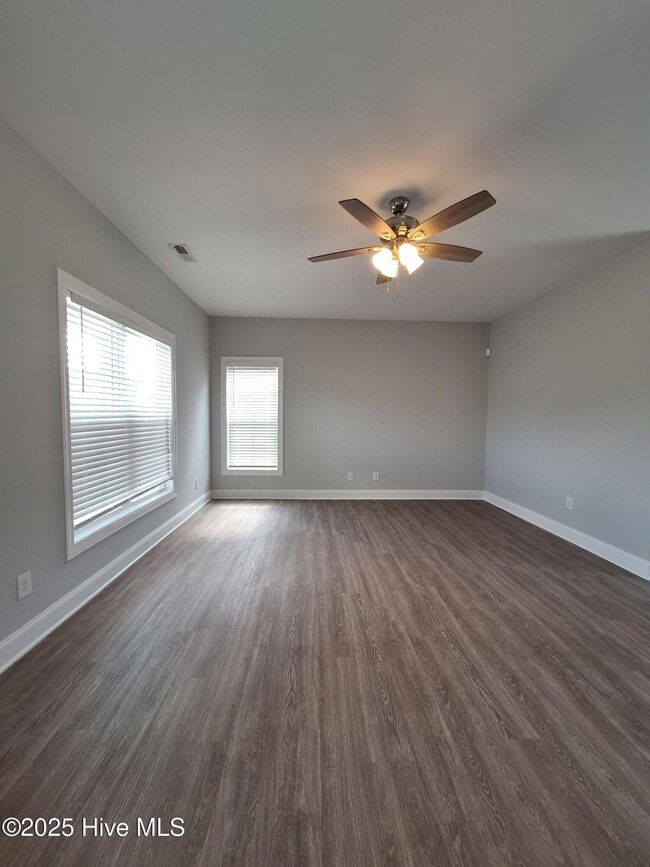 Building Photo - 3928 Pensacola Dr