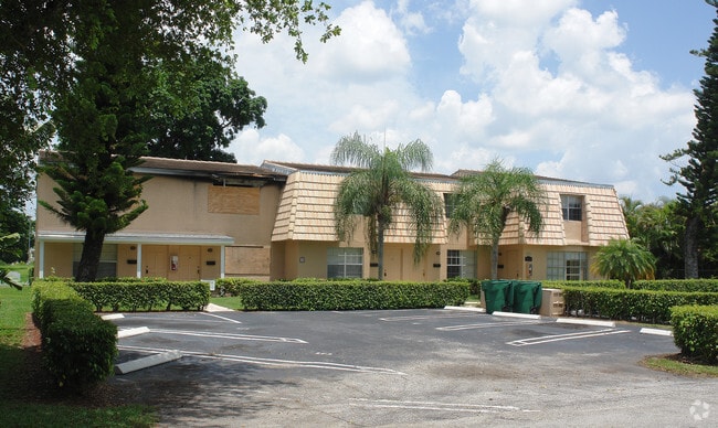 Building Photo - 8503 NW 35th Ct