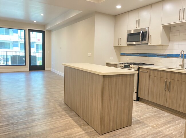 Building Photo - 5552 Bonner Ave