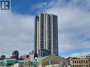 Building Photo - 60 Charles St W