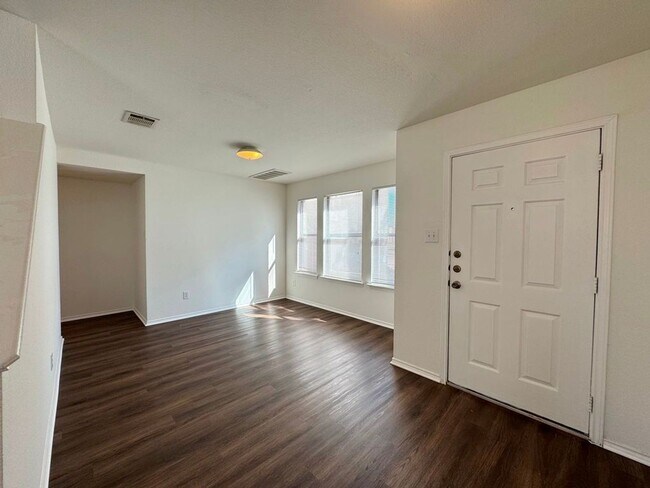 Foto del edificio - 2013 Rim Rock Dr