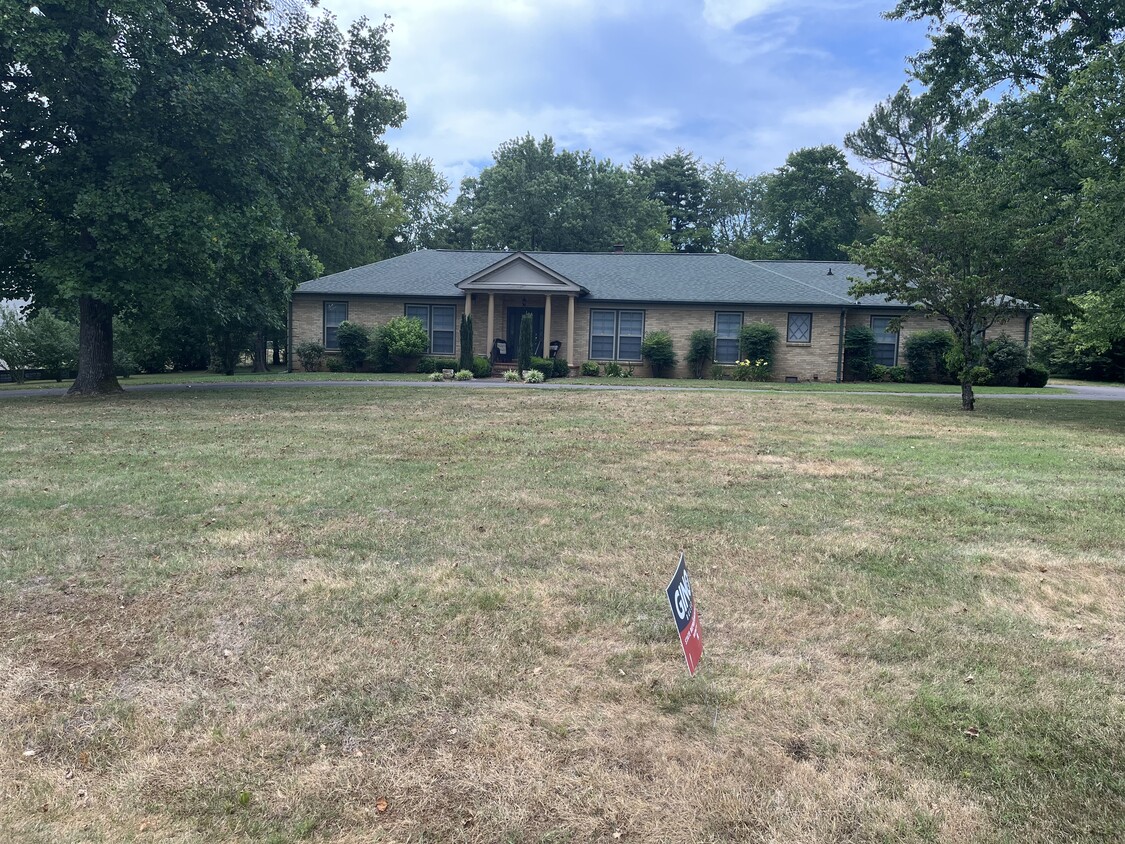 Primary Photo - 519 Meadowlark Ln
