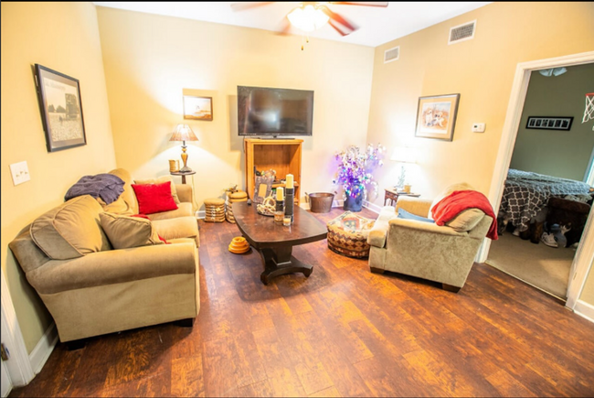 Foto del edificio - 1319 St Andrews Ln