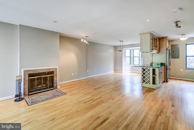 Building Photo - 1325 13th St NW