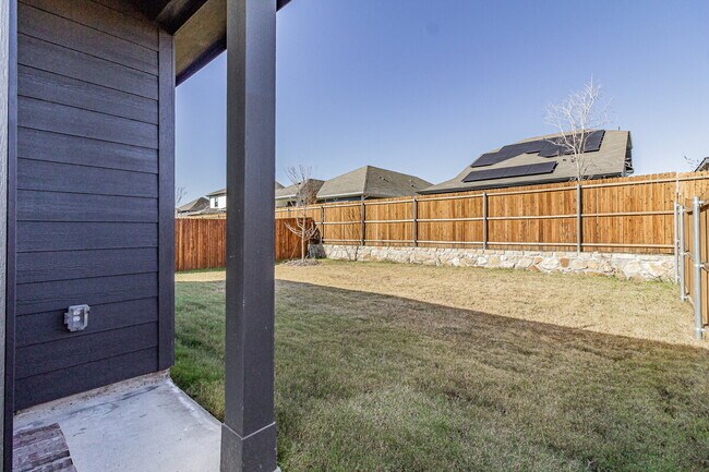 Foto del edificio - "Beautiful 3-Bedroom 2-Bath Oasis in Forney, TX: Spacious Living!"