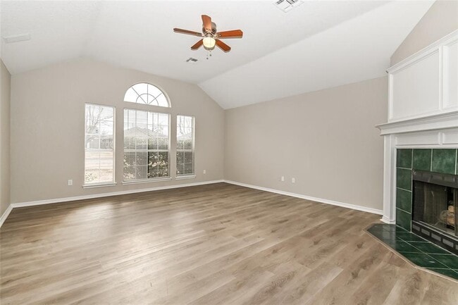 Building Photo - 11613 Wallace Ave