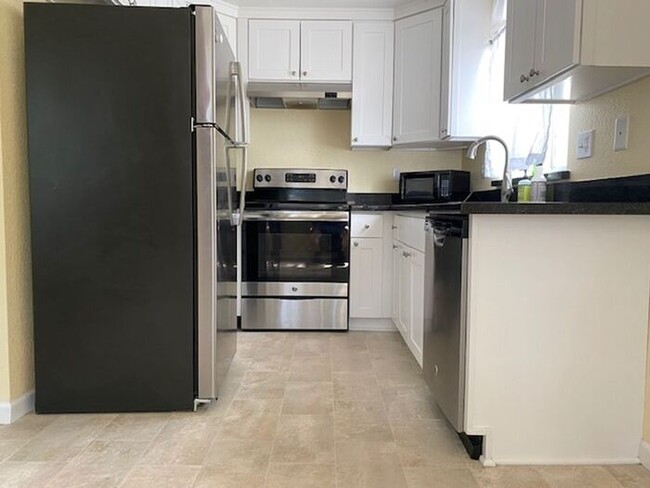 Building Photo - 2 bedroom home in Everett Near Recreation ...