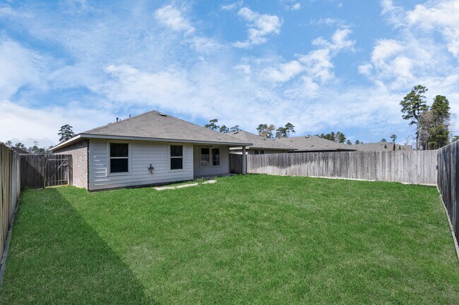 Foto del edificio - 9810 Laurel Lake Dr