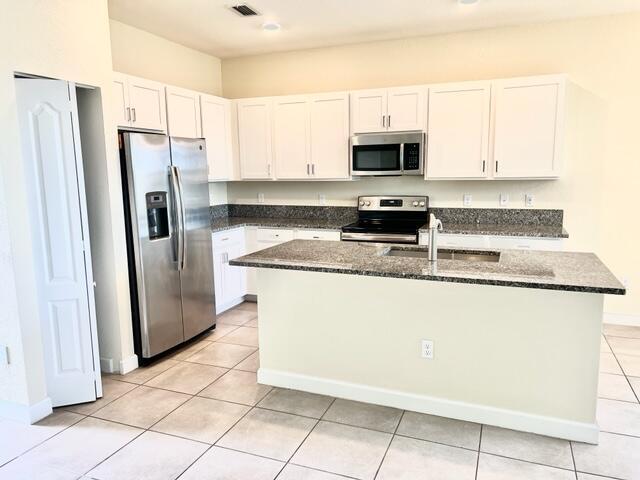 Building Photo - 8140 NW Greenbank Cir