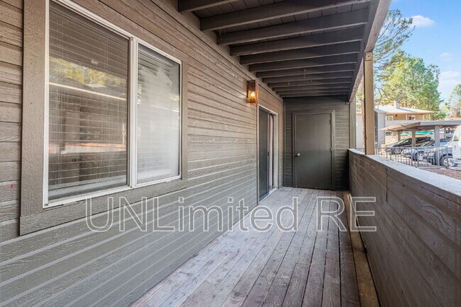 Building Photo - 1385 W University Ave