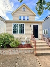 Building Photo - 41 Dewitt St