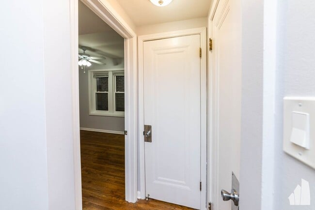 Foto del edificio - 3710 N Sheffield Ave