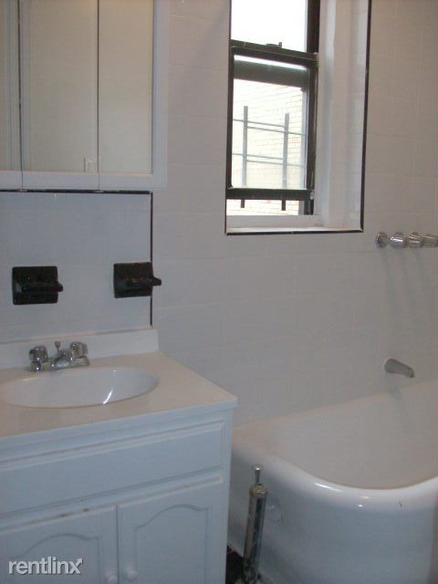Building Photo - 73 Saint Pauls Pl