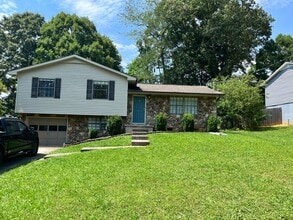 Building Photo - 7621 Hawthorne Dr SW