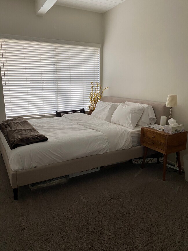 Foto del edificio - 11818 Moorpark St