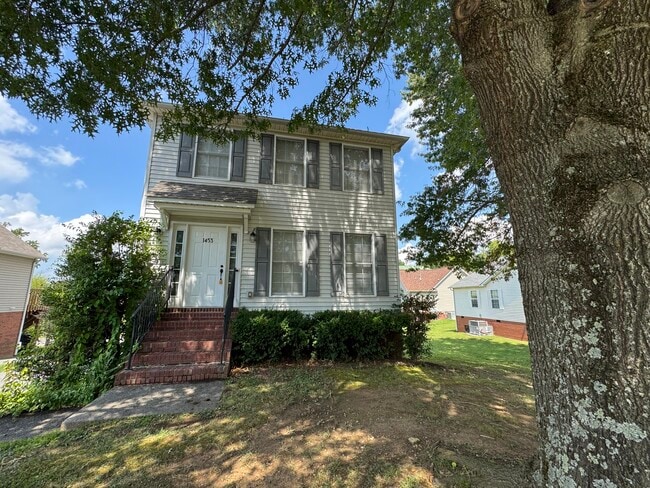 Building Photo - 1453 Oxford Pl