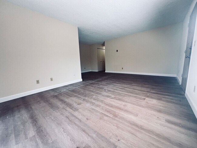 Foto del edificio - Rancho Peñasquitos Two Bedroom Newly Renov...