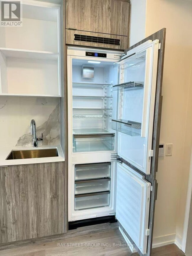 Building Photo - 138 Downes St