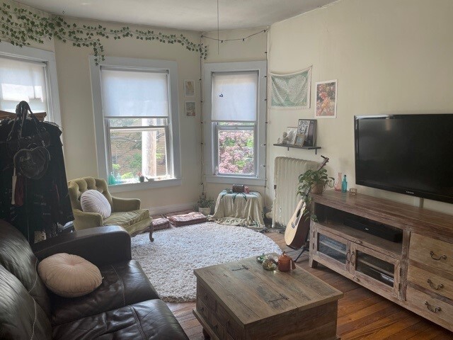 Primary Photo - 27 Forest St