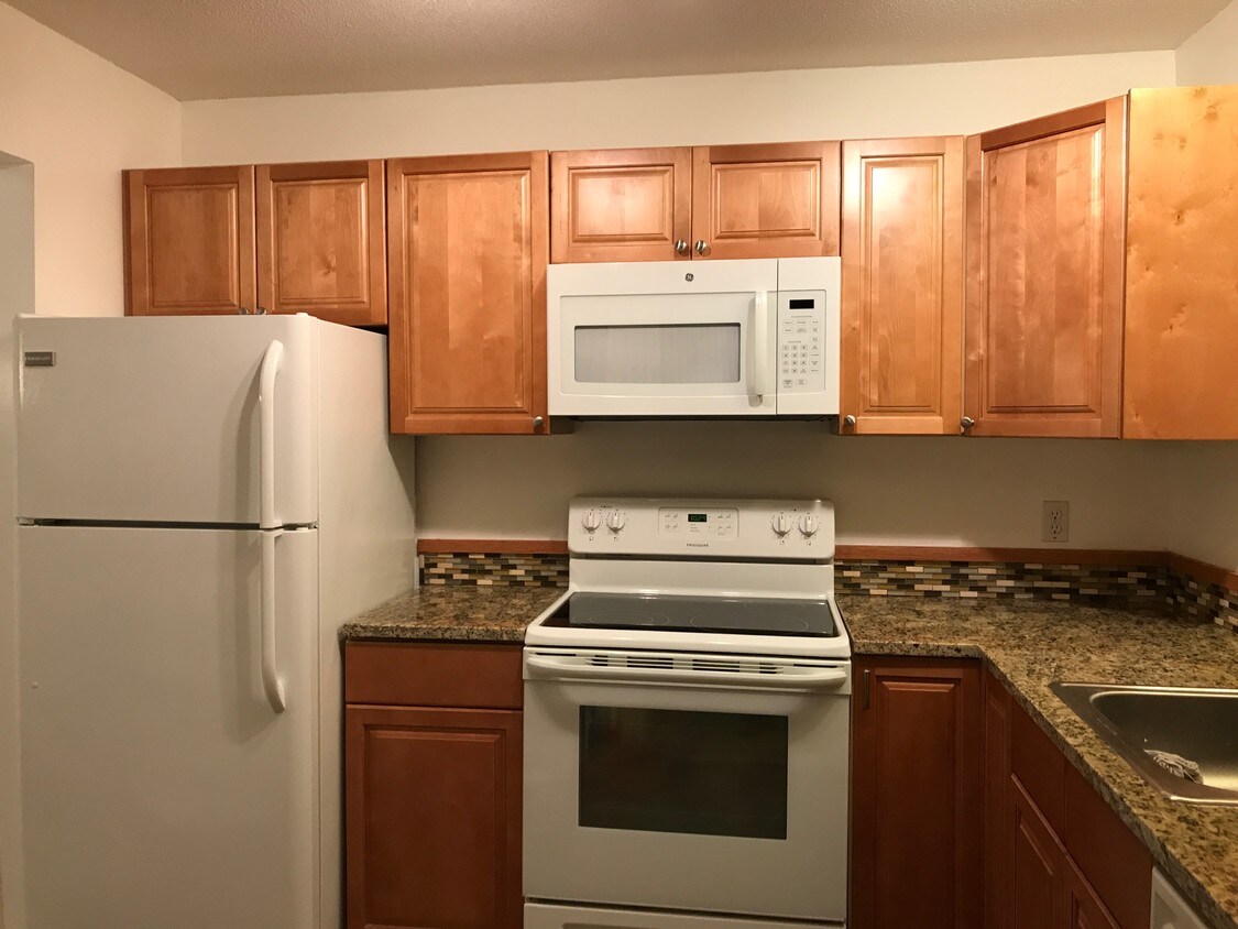 Foto principal - 55 Hawthorne Cir
